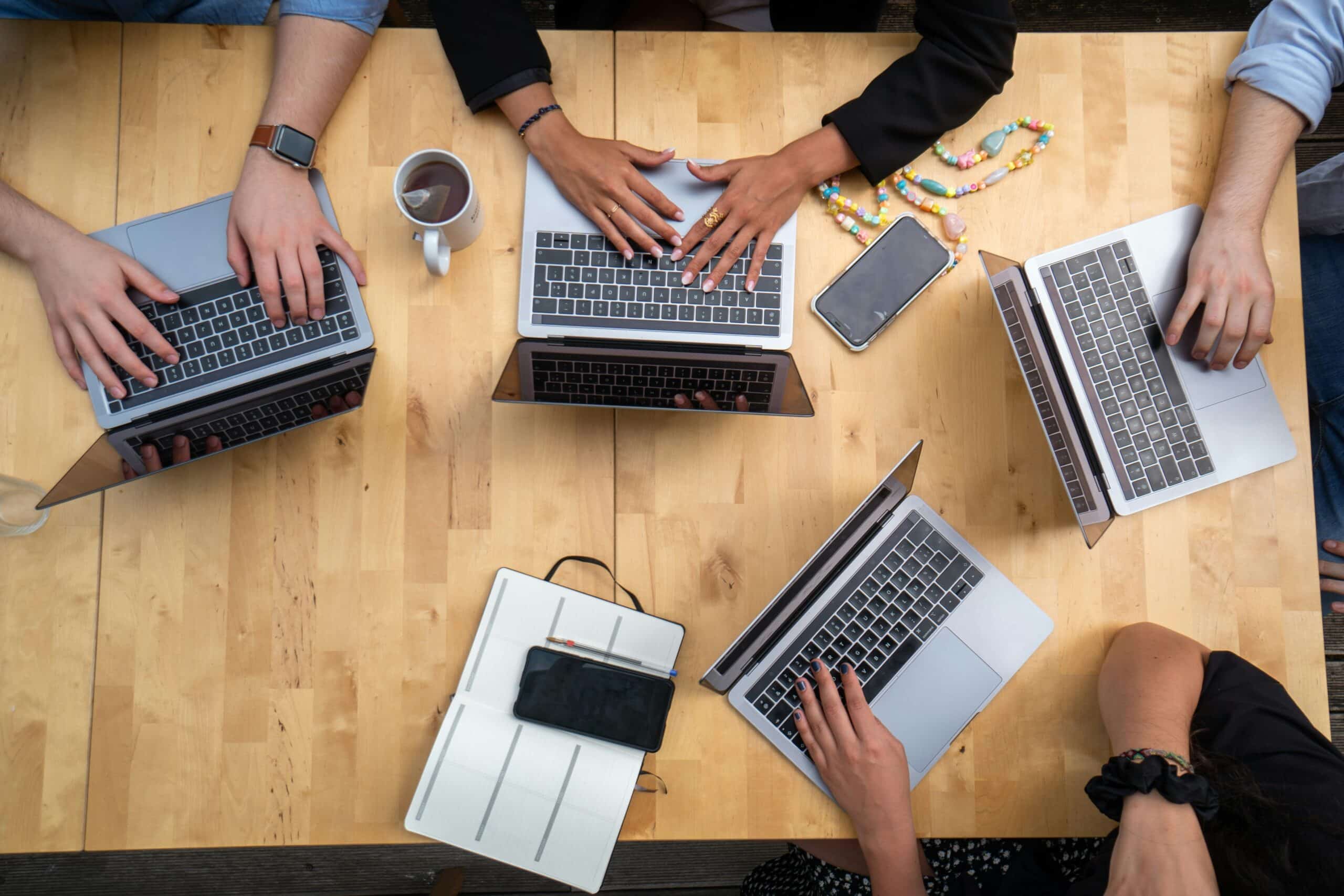 From Click-and-Miss to Clicks & Confidence: How Streamlined Project Management Boosted E-Learning Delivery